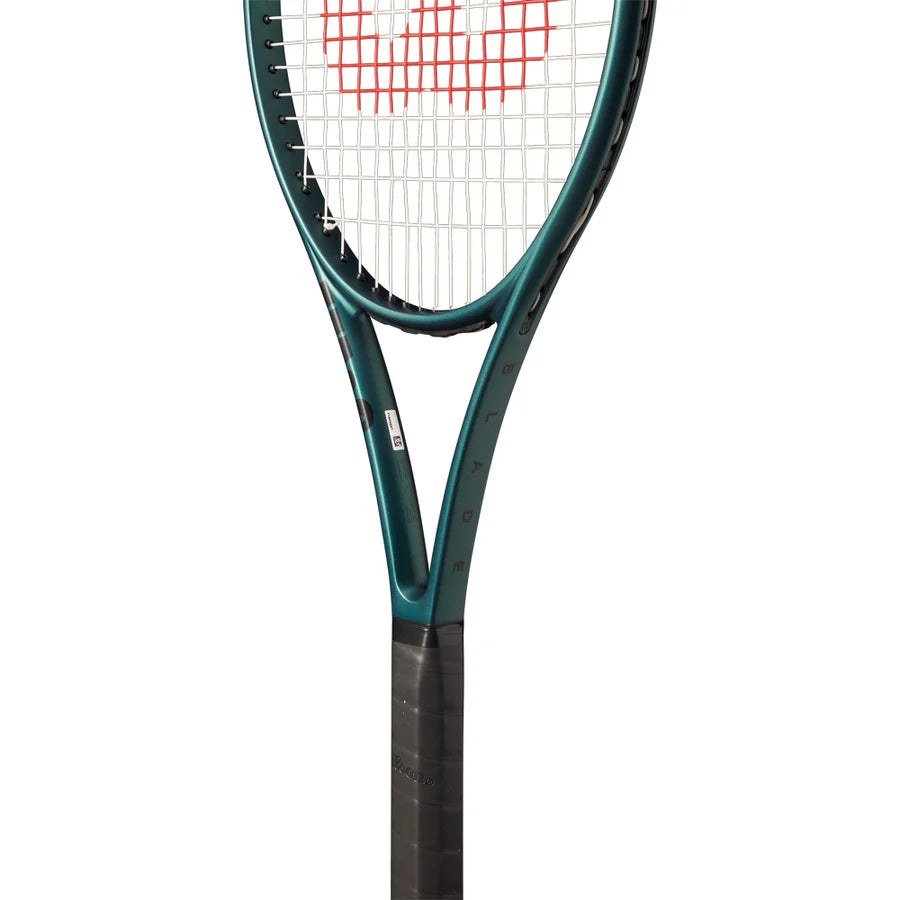 Wilson Blade 100L (16x19) v9 Tennis Racket